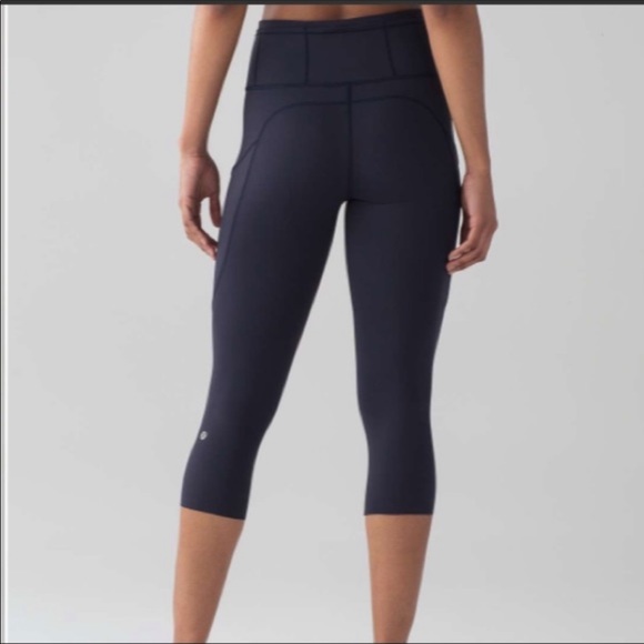 Lululemon Fast & Free *Reflective* Crop 19” - Midnight Navy - Picture 2 of 14
